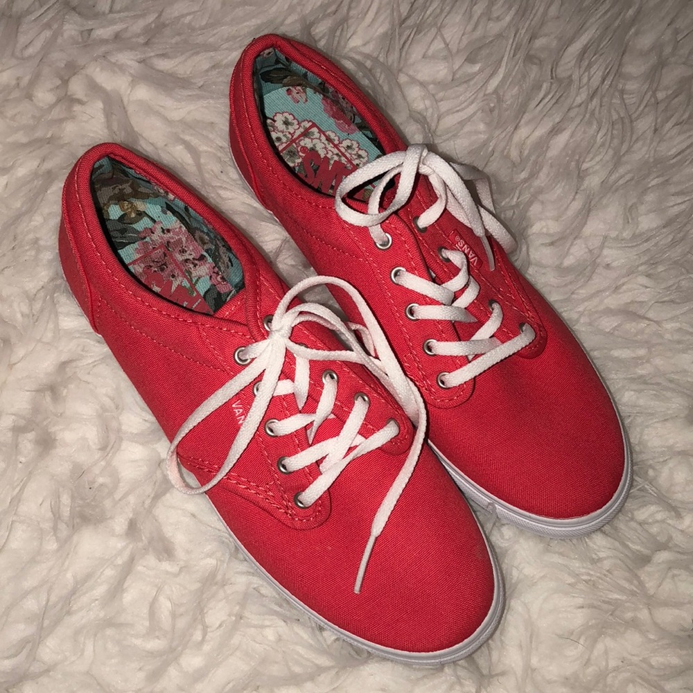 Vans - Picture 1 of 1